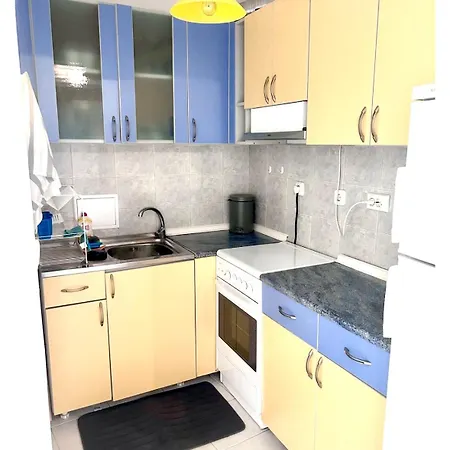 Seaview,parking & Garden 1br Sozopol-beach Daire