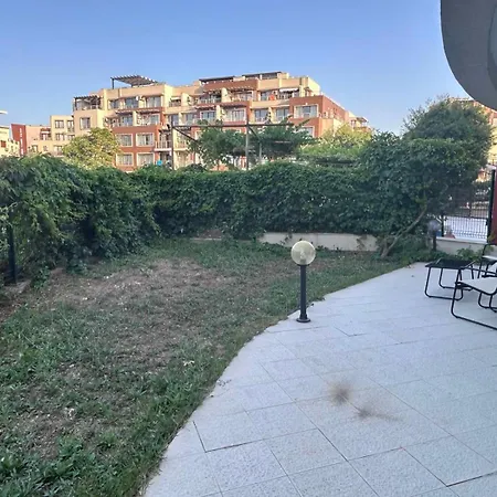 Daire Seaview,parking & Garden 1br Sozopol-beach